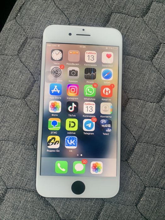 Айфон 8 в хорошем состояние 128 гб отпечатка все работает акум 72