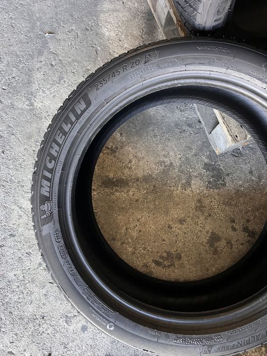 2 anvelope iarna 235/45/20 , Michelin , DOT 2022 , 7.8 mm