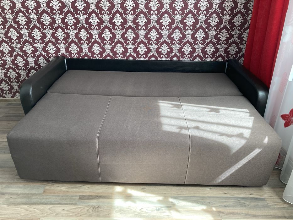 Vând canapea extensibilă