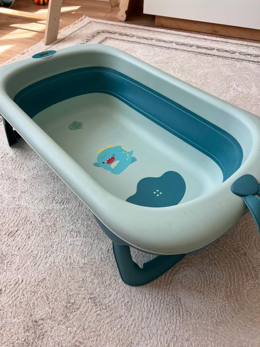 Продам детскую складную ванночку.