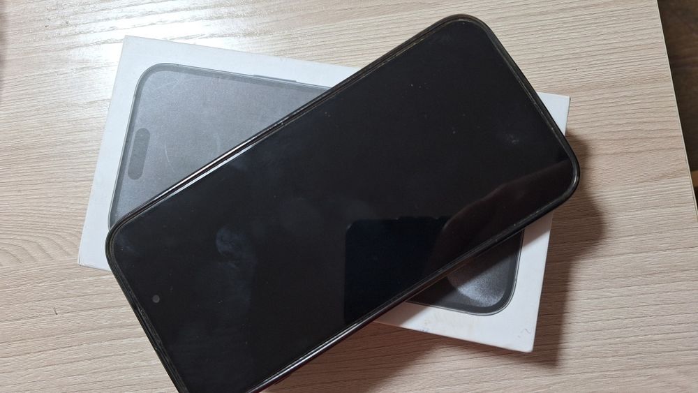 Продам iPhone 15 Pro Max