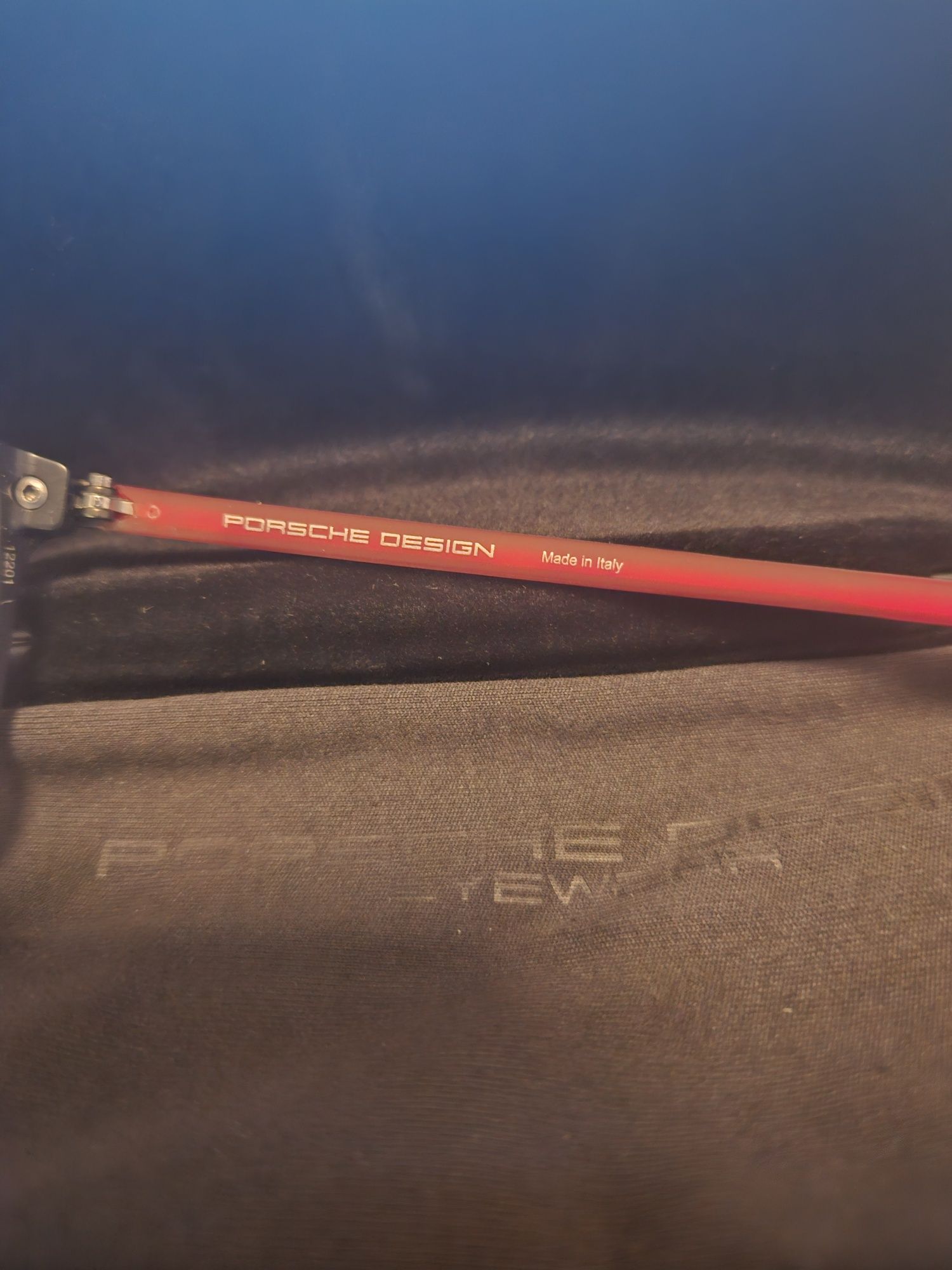 Porsche Design
P8327 C Рамки за очила 
P8327 C
P8327 C