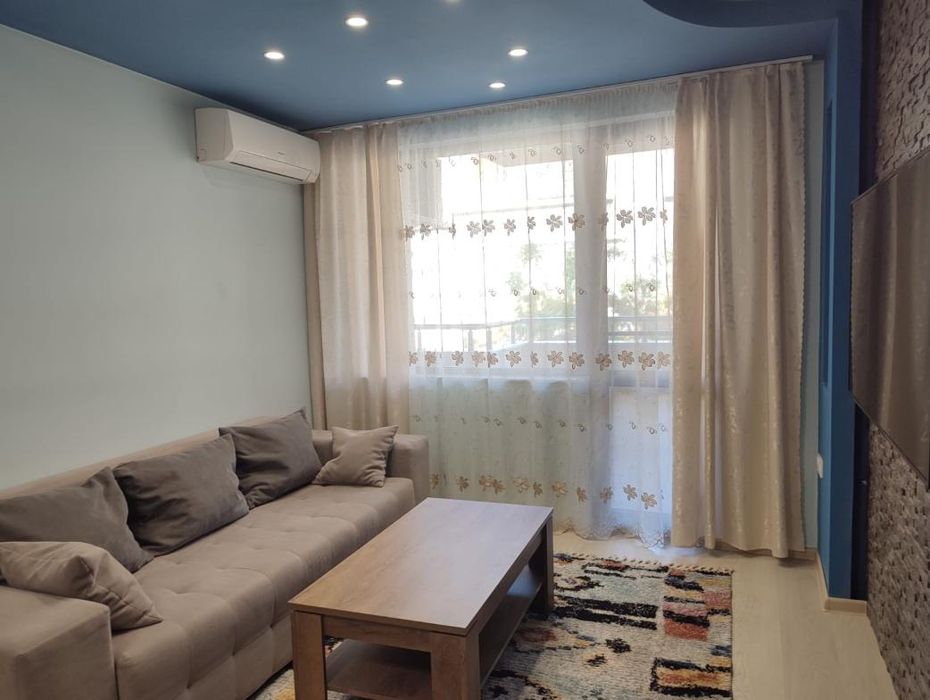 Дава се под наем Тристаен апартамент в Пловдив, Съдийски - 72 кв.м за 650 € - Снимка #1