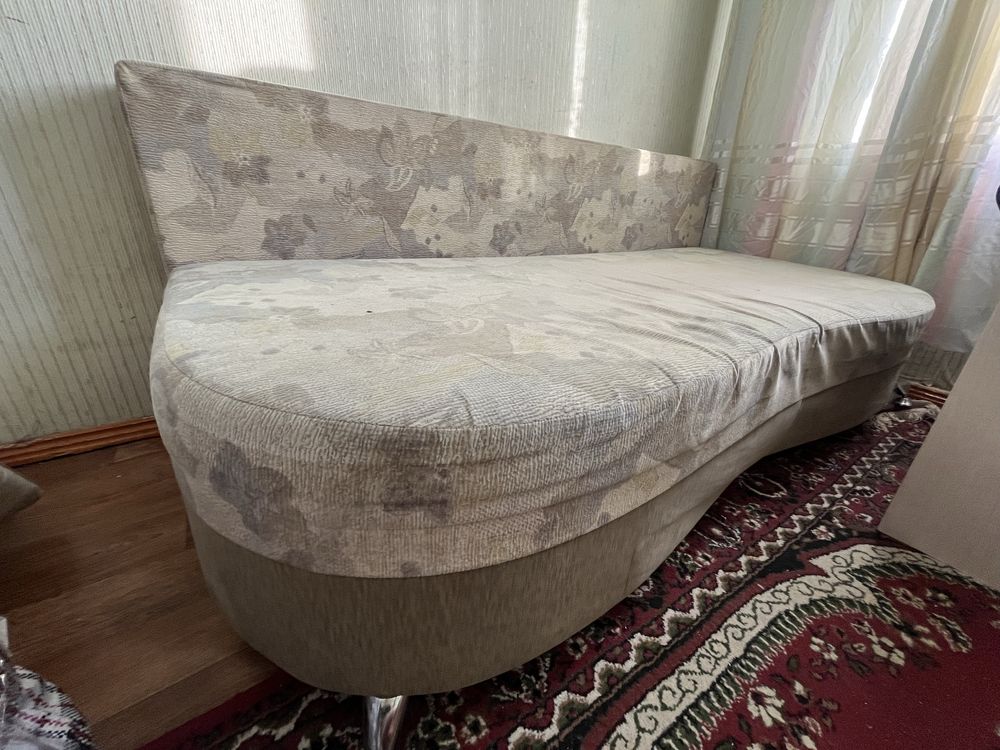 Продам диван дешево
