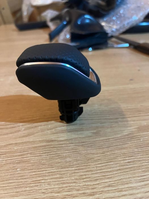 Volane retapitez,îmbrac volane în piele