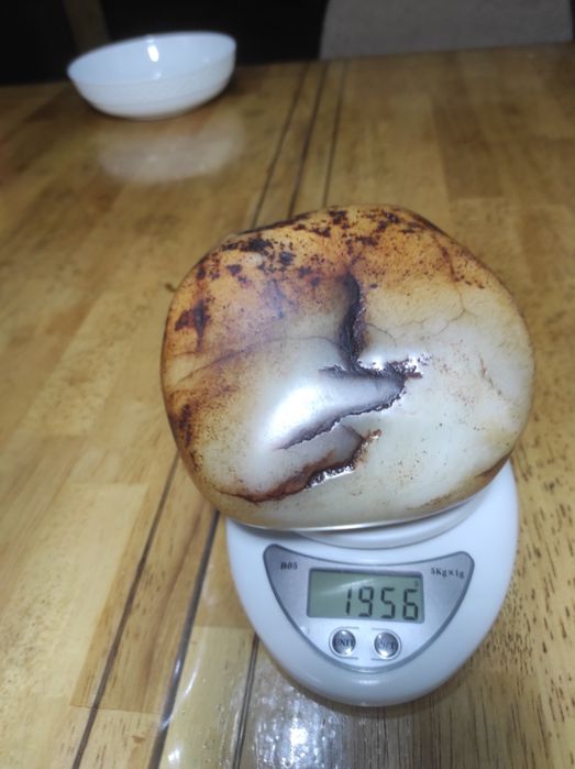 Нефрит окатыш белый