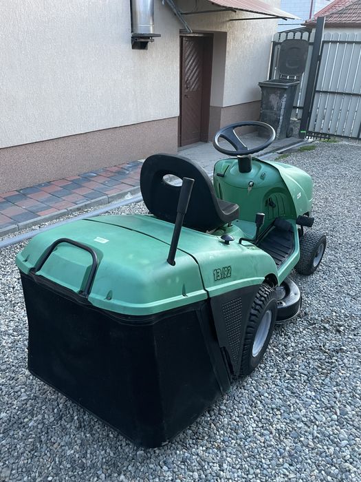 Tarcturas Tuns Gazon Hydrostatic 13HP John Deere Sabre 1336HR