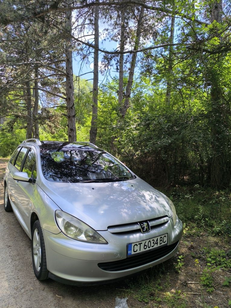 Продавам Пежо 307