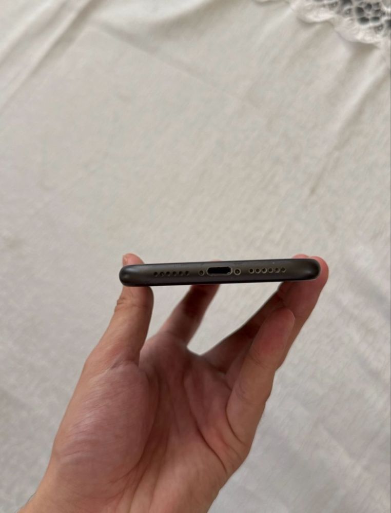Iphone 11 bez karobka