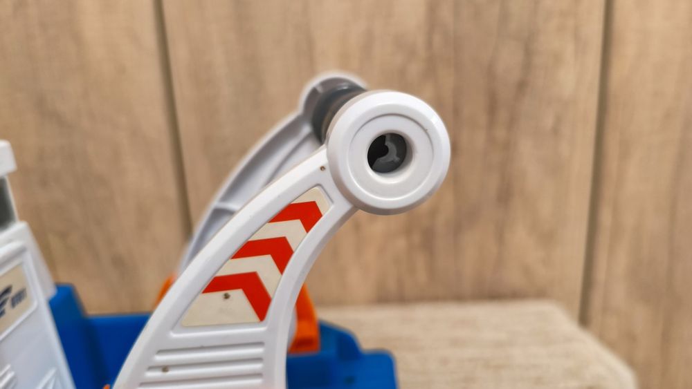 Barca de explorare Dickie cu submarin