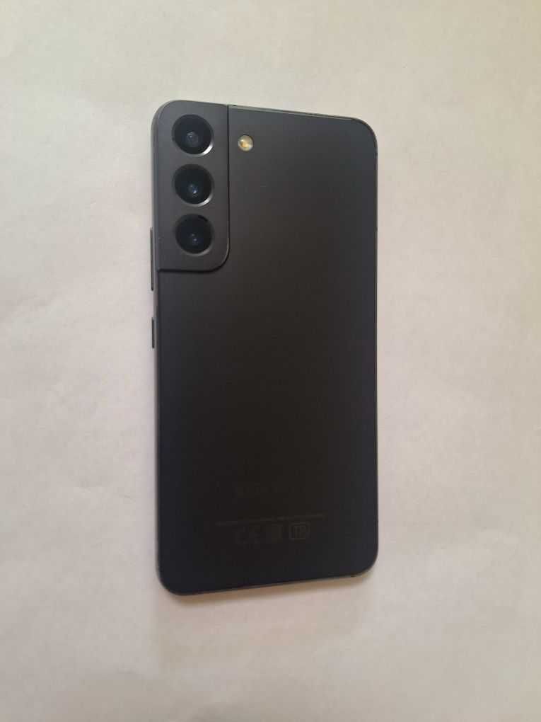 Srochni samsung S22 8/256 sotiladi
