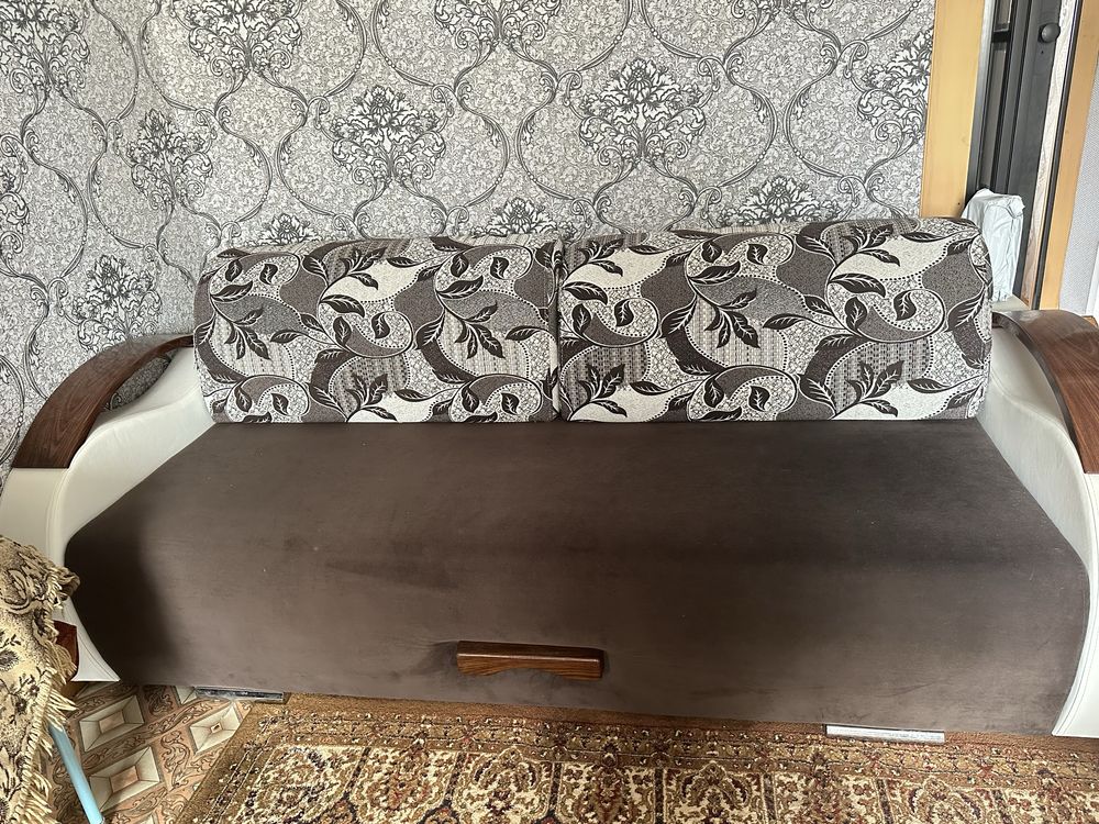 Продам срочно диван
