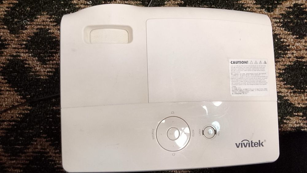 Продаю проектор Vivitek