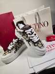 Обувки Valentino