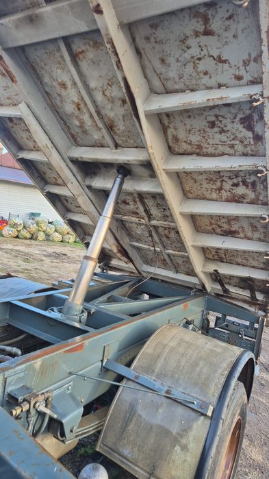 Volvo 7.5t basculabil macara