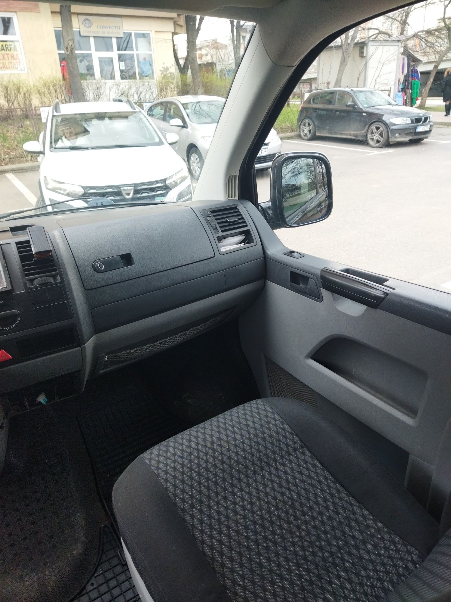 Vând Volkswagen Transporter T5 Mixt