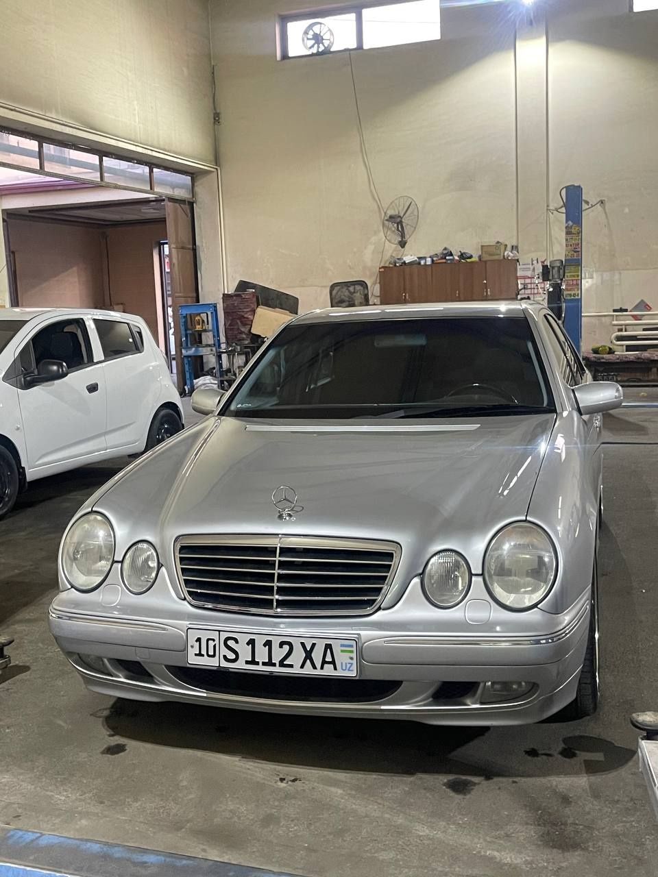 Mersedes 210 Sotiladi