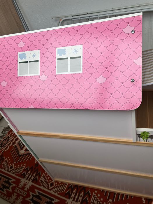 Къща за кукли с играчките към нея