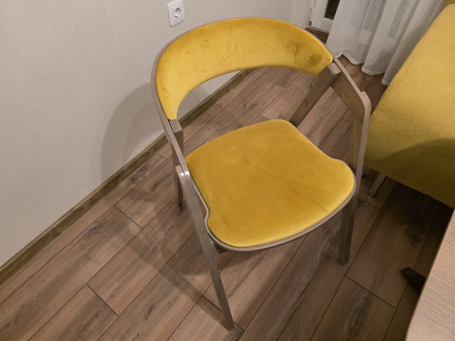 Комплект кухненска маса с 4 бр. столове