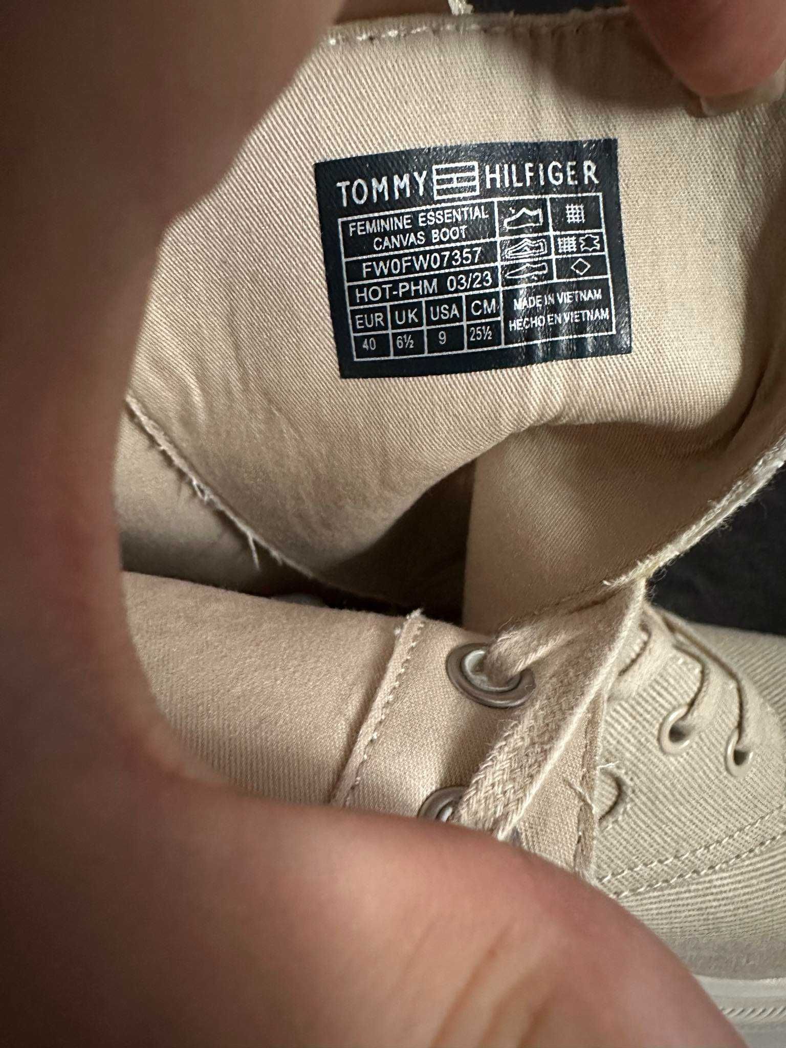 Нови UGG - Велурени чехли Funkette с отворена пета.