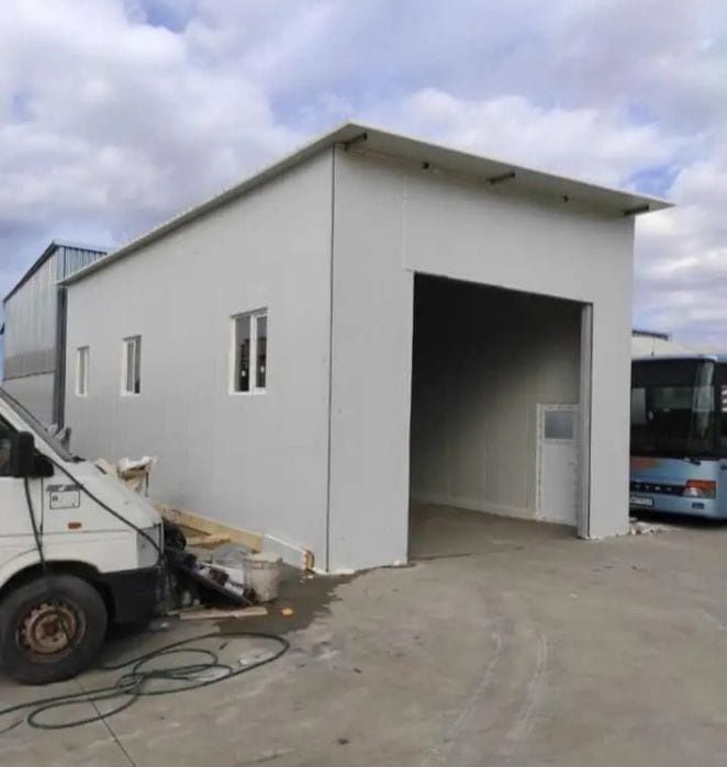 Garaje auto din structura metalica si panou sandwich termoizolant, dim