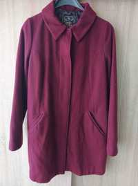 Палто цвят бордо, дънково и бомбър яке