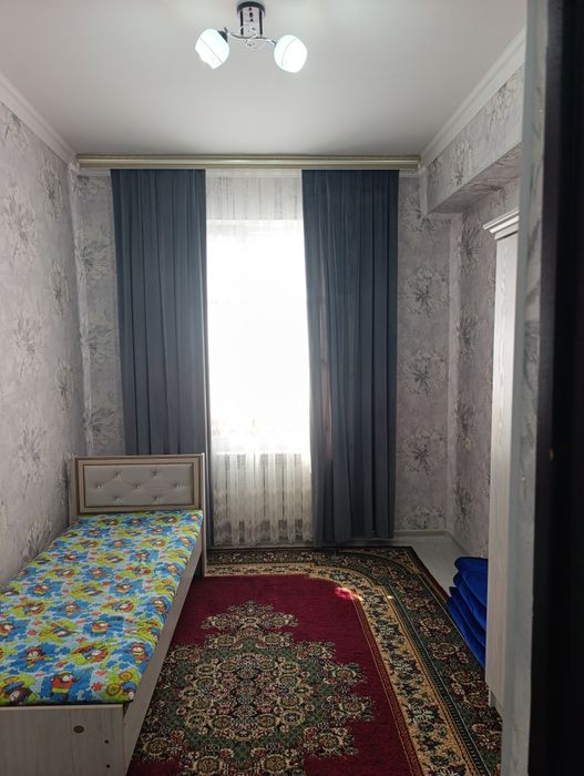 Uy sotiladi Zomin markazida