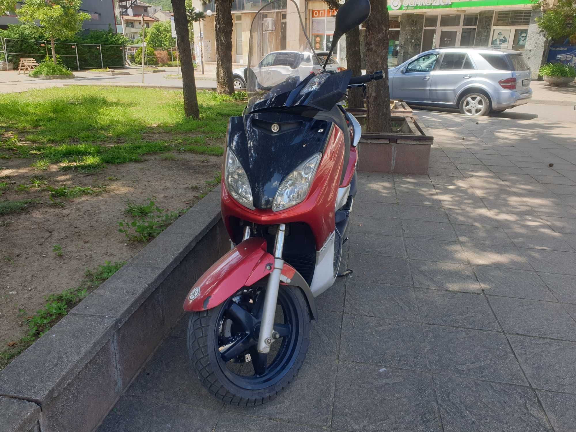 Yamaha X-max 250