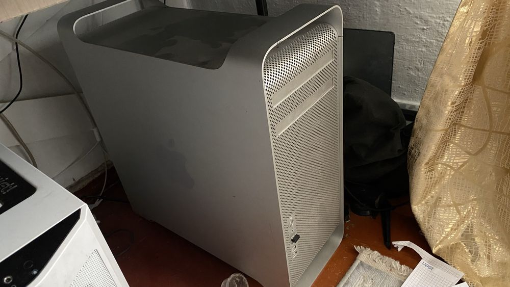 Apple Mac Pro 5.1. &  Apple Cinema Display  27-дюймовый