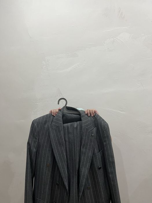 Кастюмы б/у состояние мощный