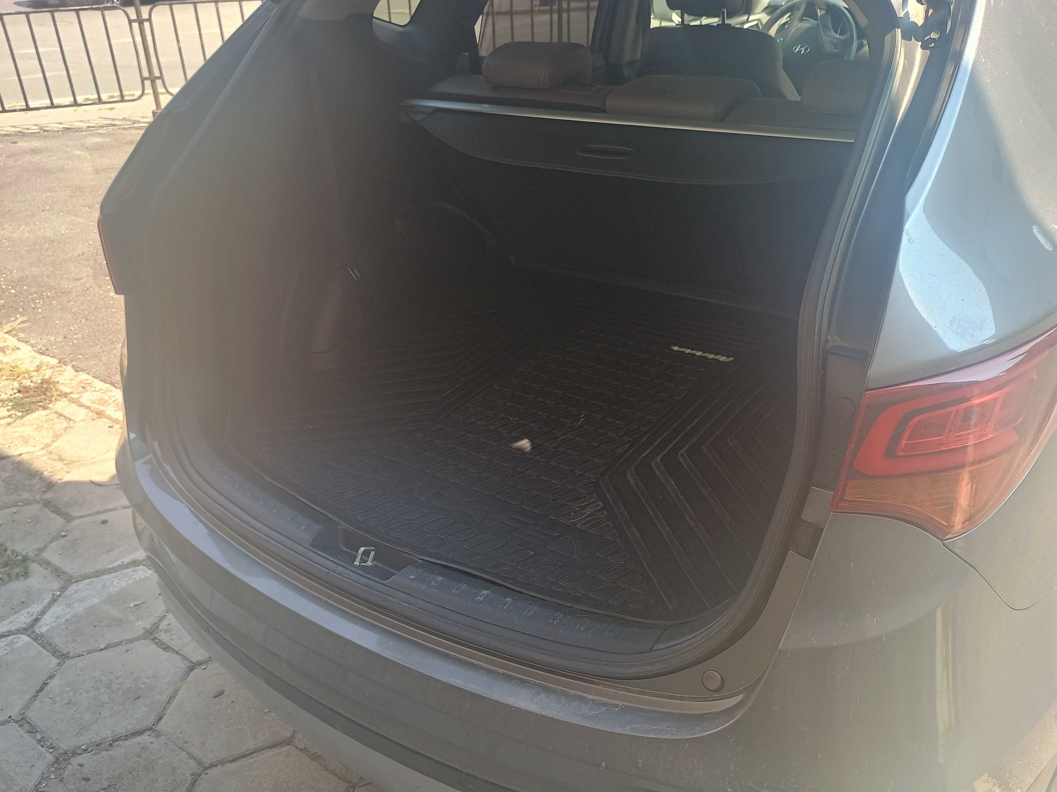 Продава се лек автомобил Hyundai Santa Fe, 2016 г.