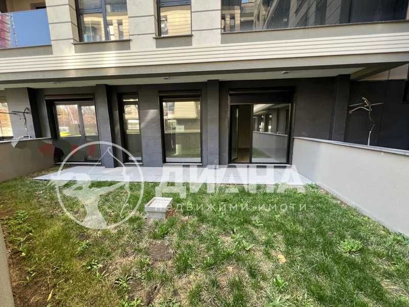 Продава се Тристаен апартамент в Пловдив, Каменица 2 - 117 кв.м за 1411 €/кв.м - Снимка #1