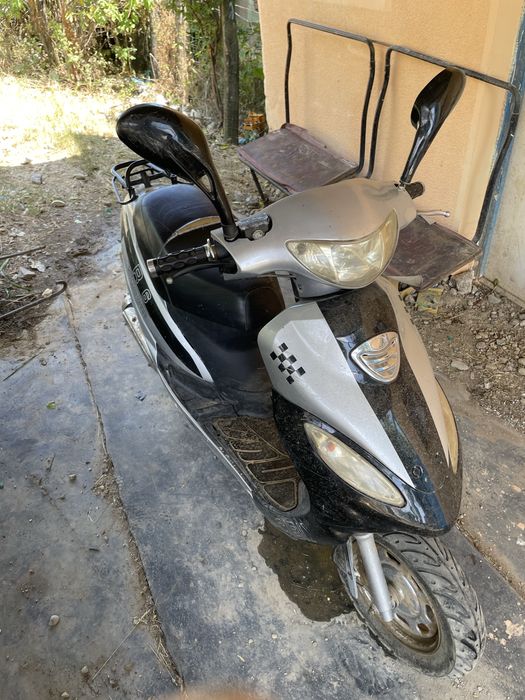 Vand scuter în 4t