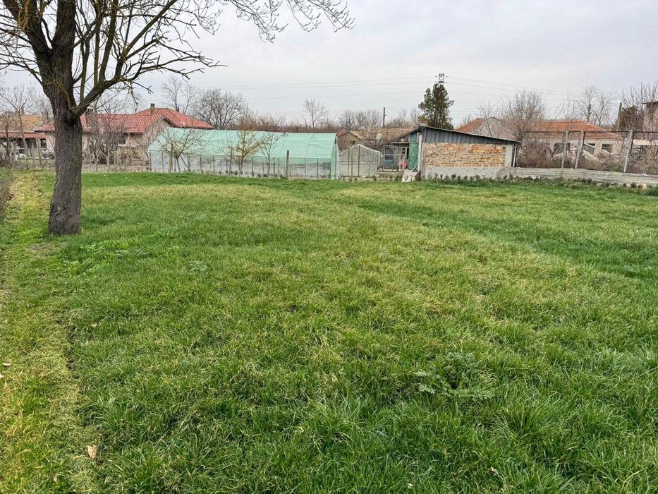 Еднофамилна къща с дворно място в непосредствена близост до центъра