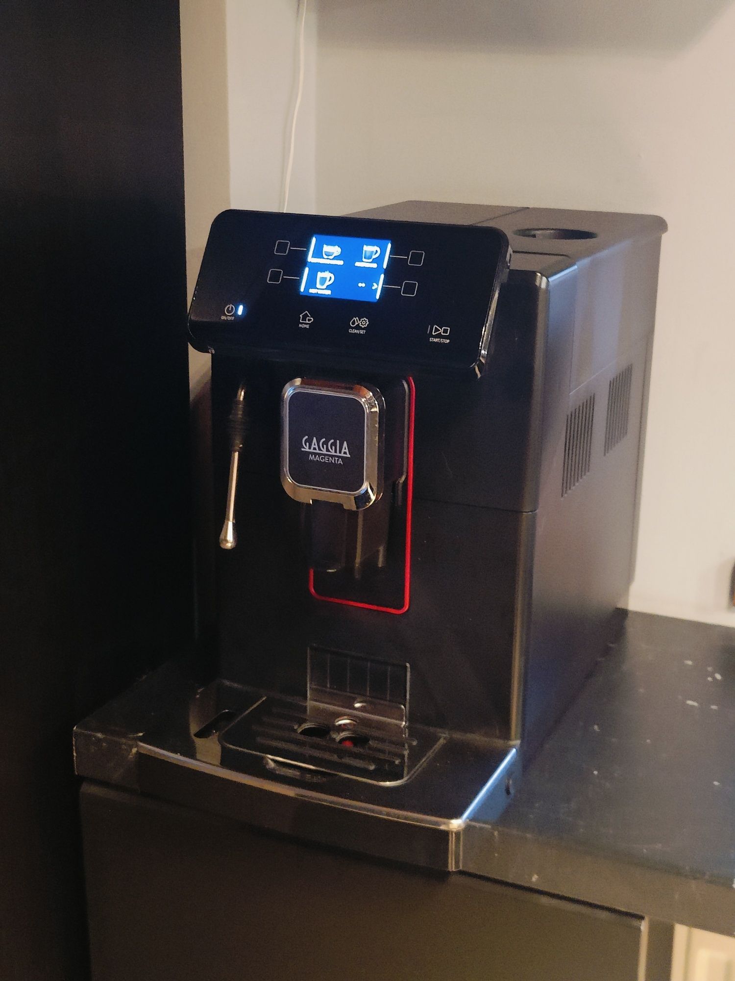 Espressor automat Gaggia Magenta Plus, 15 bar, rasnita ceramica