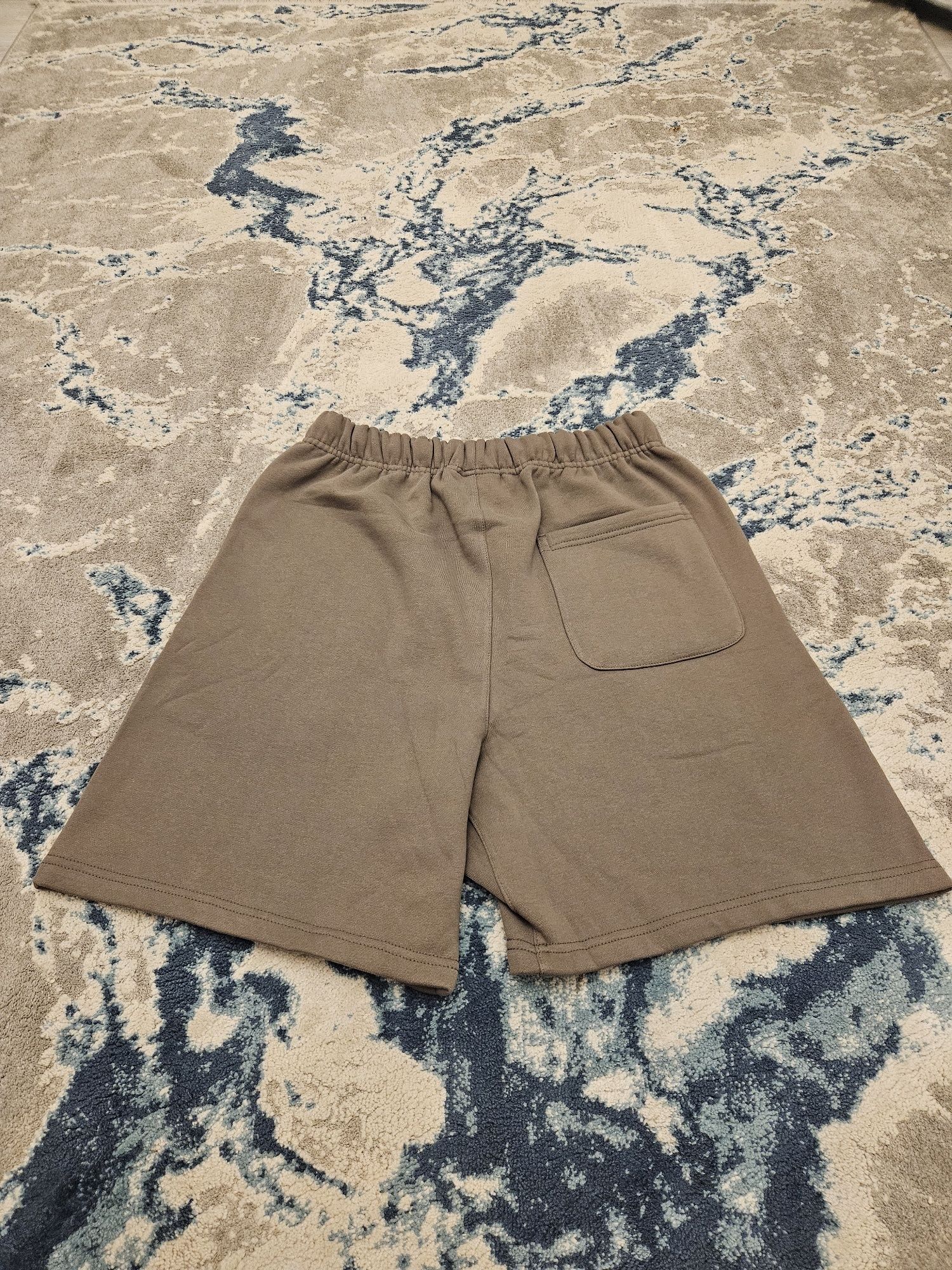 pantaloni scurti essentials