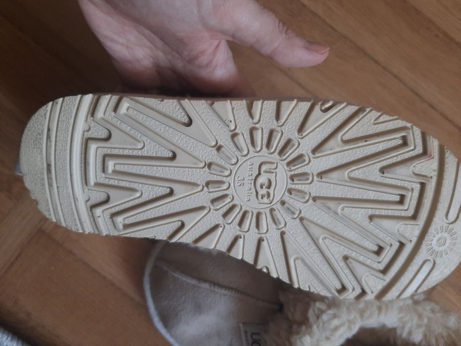 Cizme UGG Australia mini , comode și ușor de întreținut, 36-37