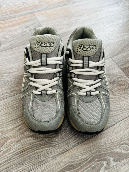 Новые кроссовки 37 размер