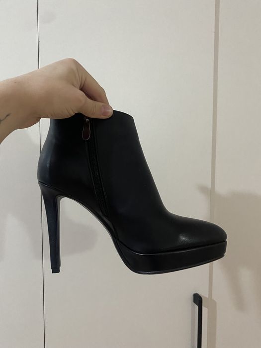 Ботильоны на каблуке