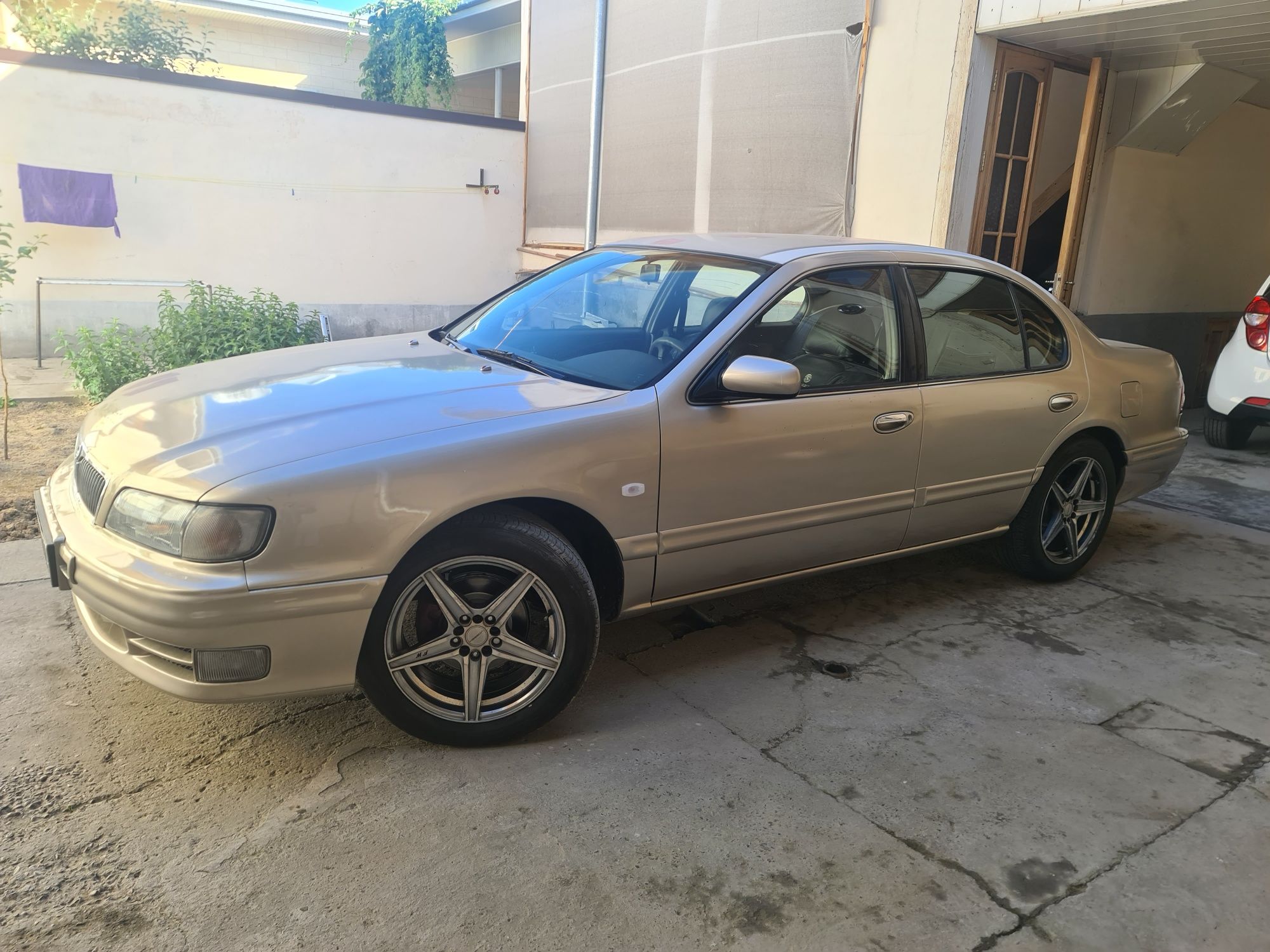 Nissan maxiama Sotiladi