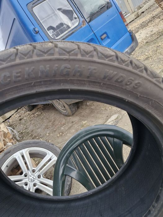 Зимни гуми 245/45 R 20 Boto на 1000км.