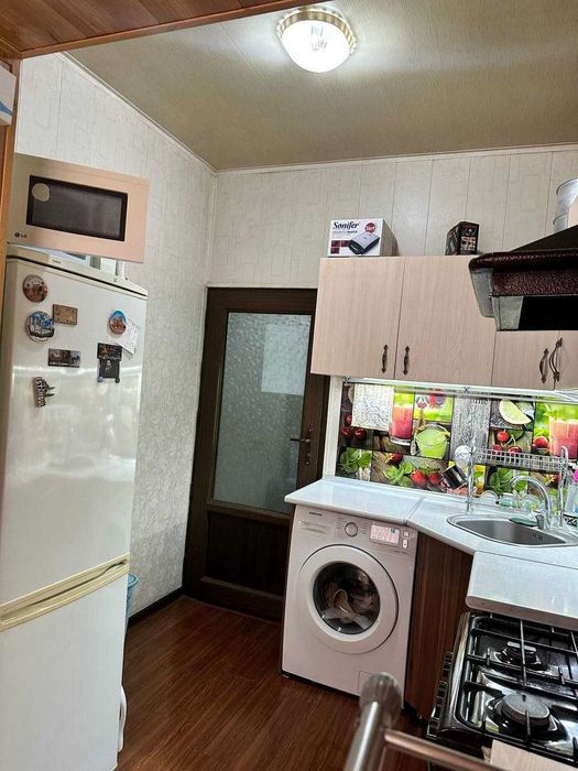 Ибн синода квартира сотилади 3 хонали