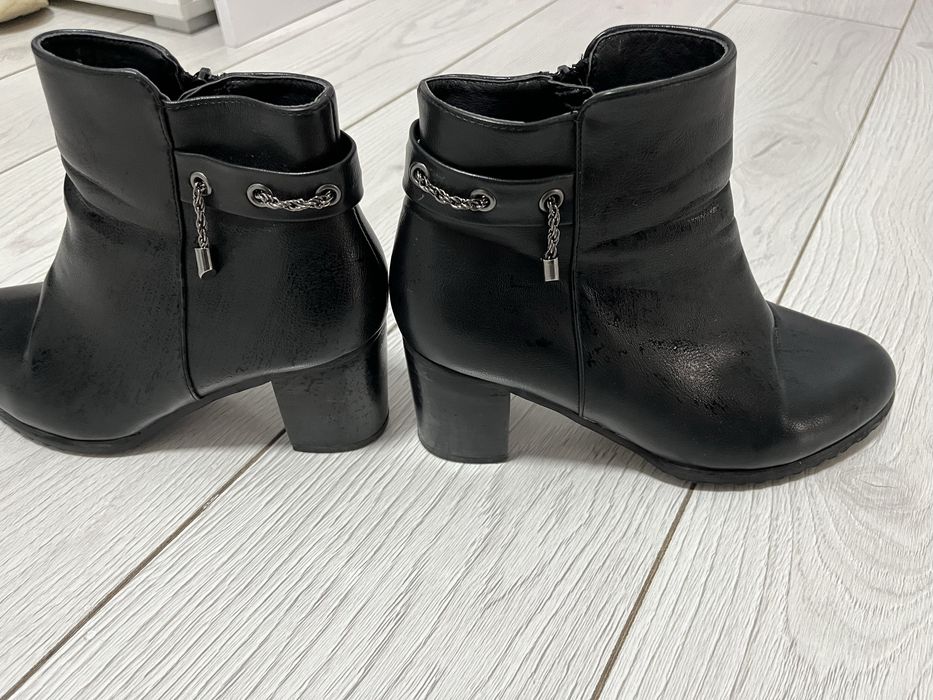 Осенние ботики в хорошем состояний без деффектов за 3000 тг