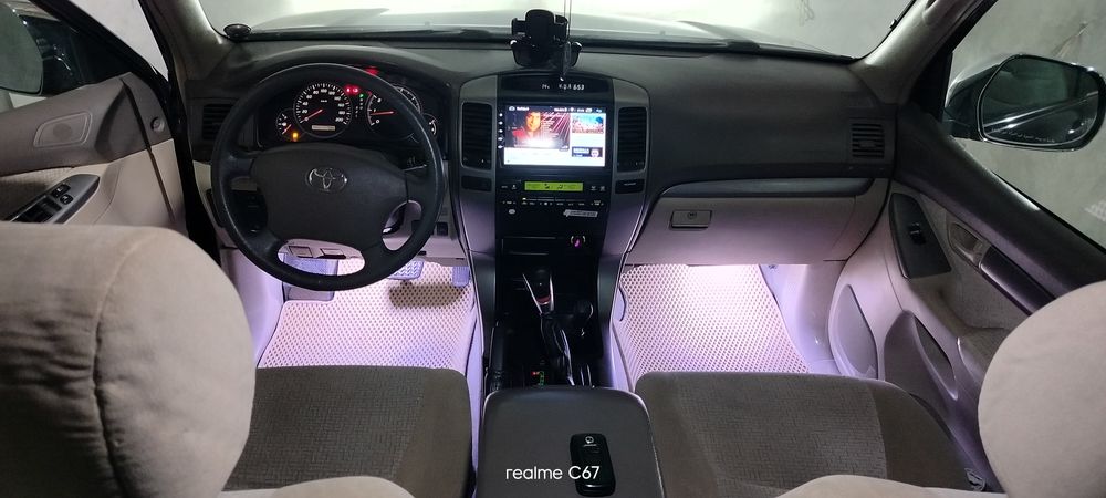 Tayota land cruiser prado