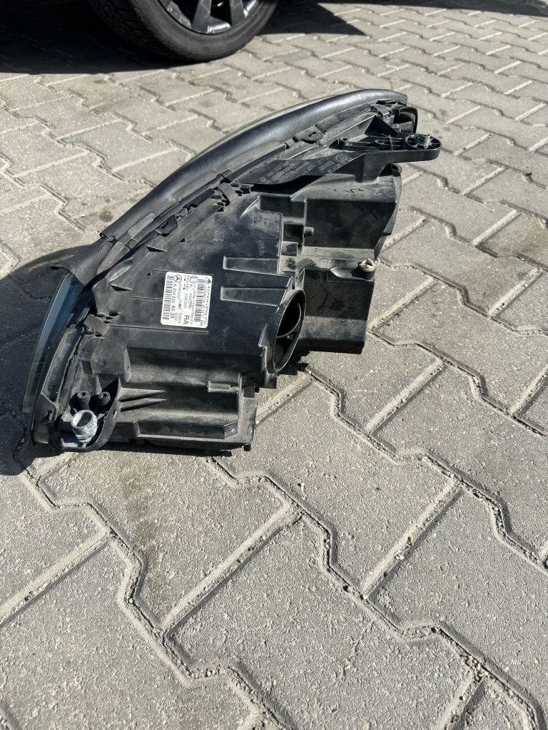 Far dreapta Mercedes w204 C-klasse anglia ILS