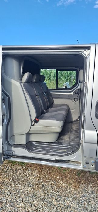 Dezmembrez renault trafic opel vivaro 2.0 dci mixta 6 locuri