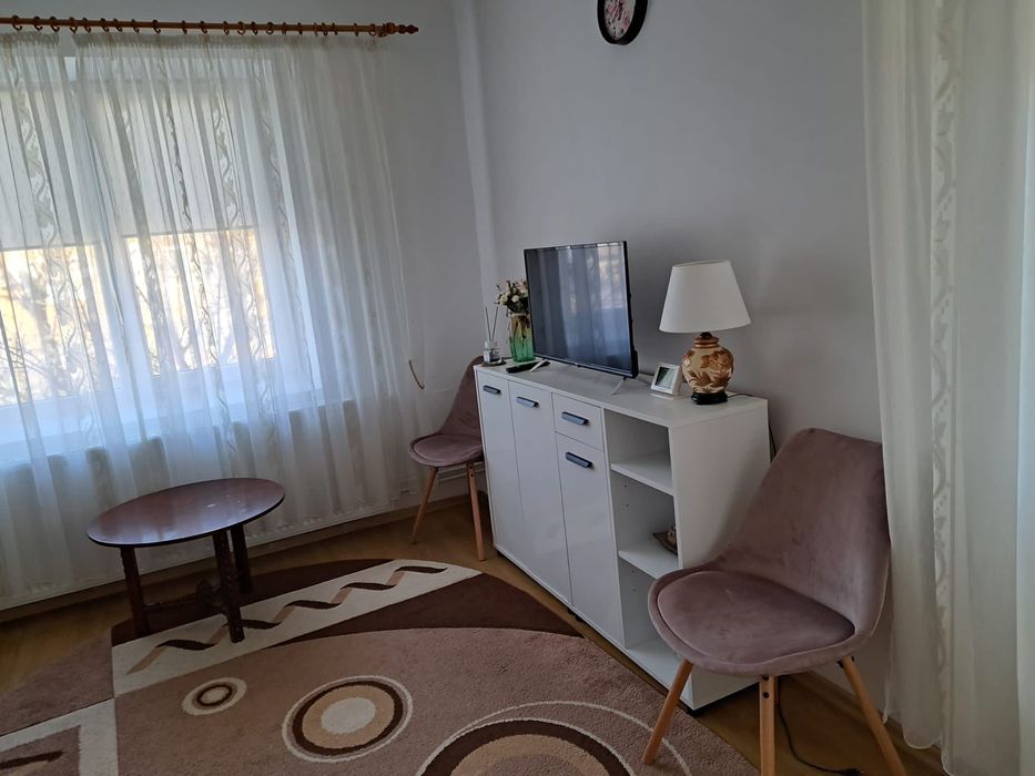 Proprietar inchiriez garsonieră Piața Gorjului