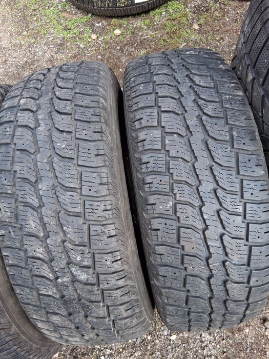 215 70 16 VINTERCAT 4броя зимни