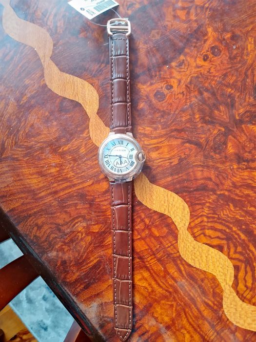 Cartier— классические женские часы