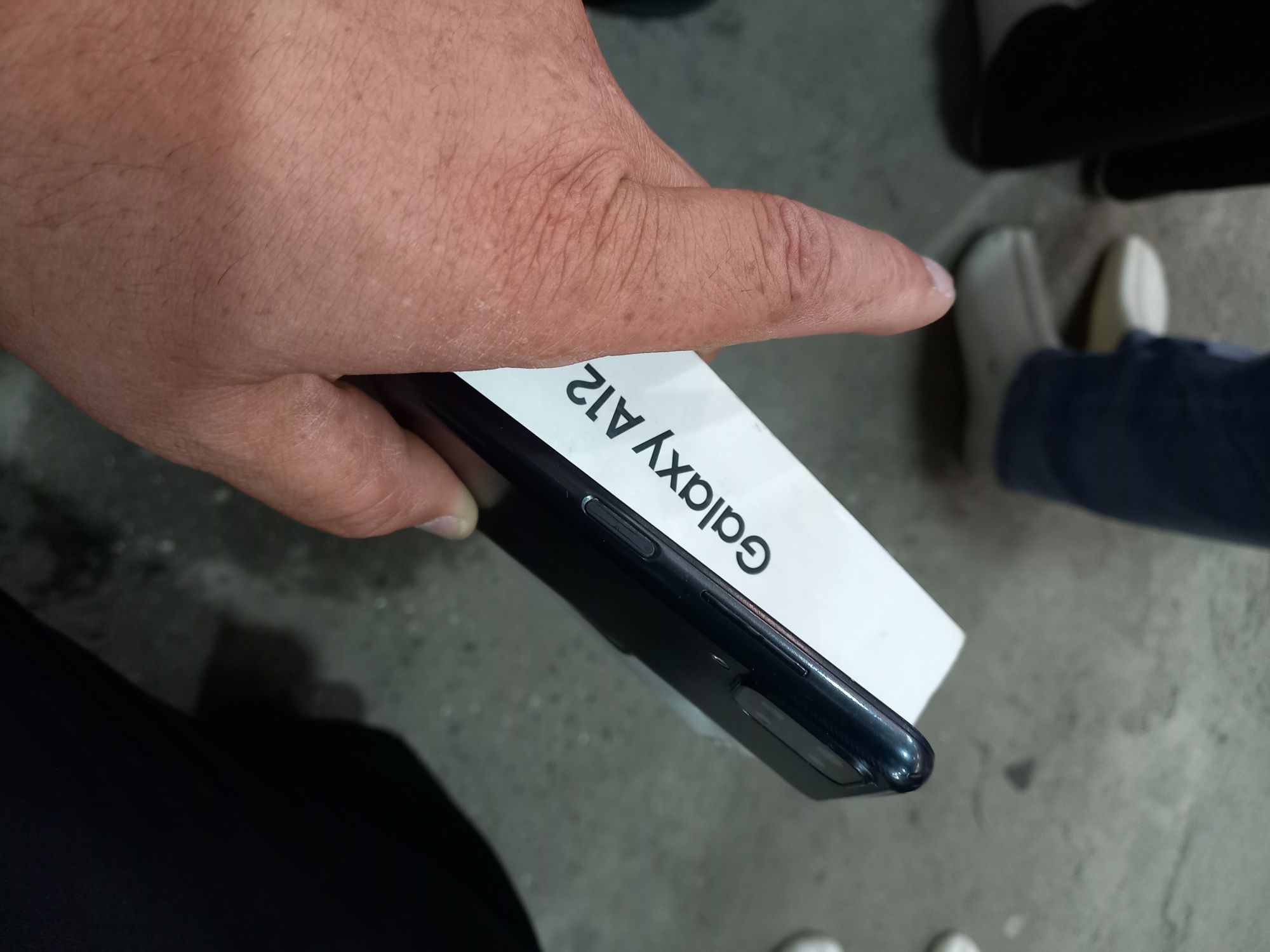 A12 samsung ideal holati tiniq 32GB hotirasi 2 sim kartasi imey bo'gan